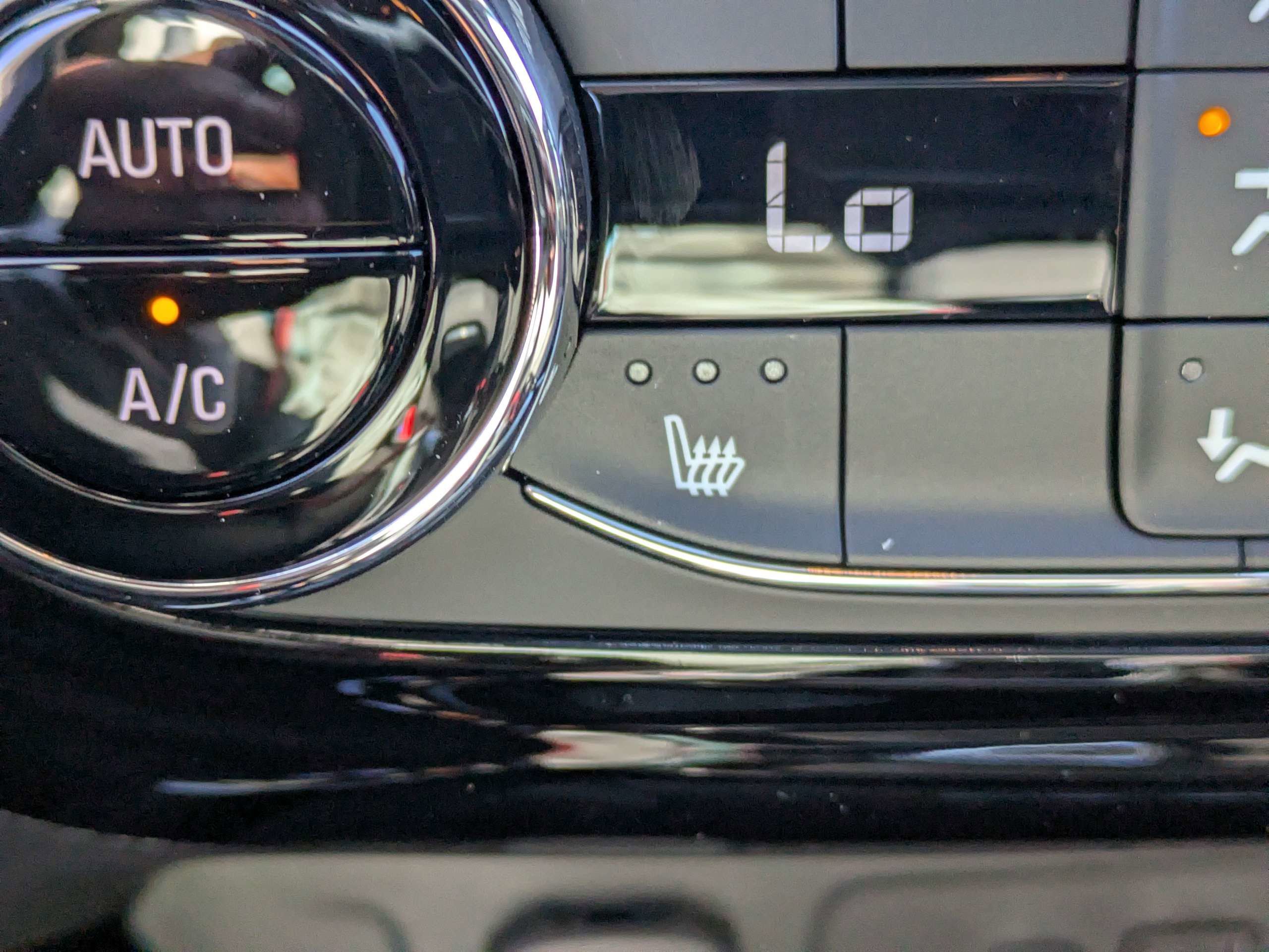 New 2026 Chevrolet Trax RS w/ Sunroof Package image 24