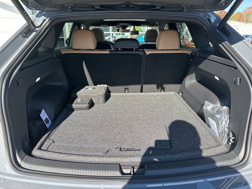 New 2026 Volkswagen Atlas Cross Sport SEL R-Line image 23