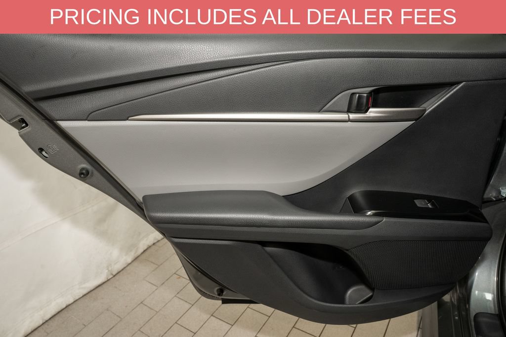 Used 2026 Toyota Camry SE w/ Convenience Package FWD image 9