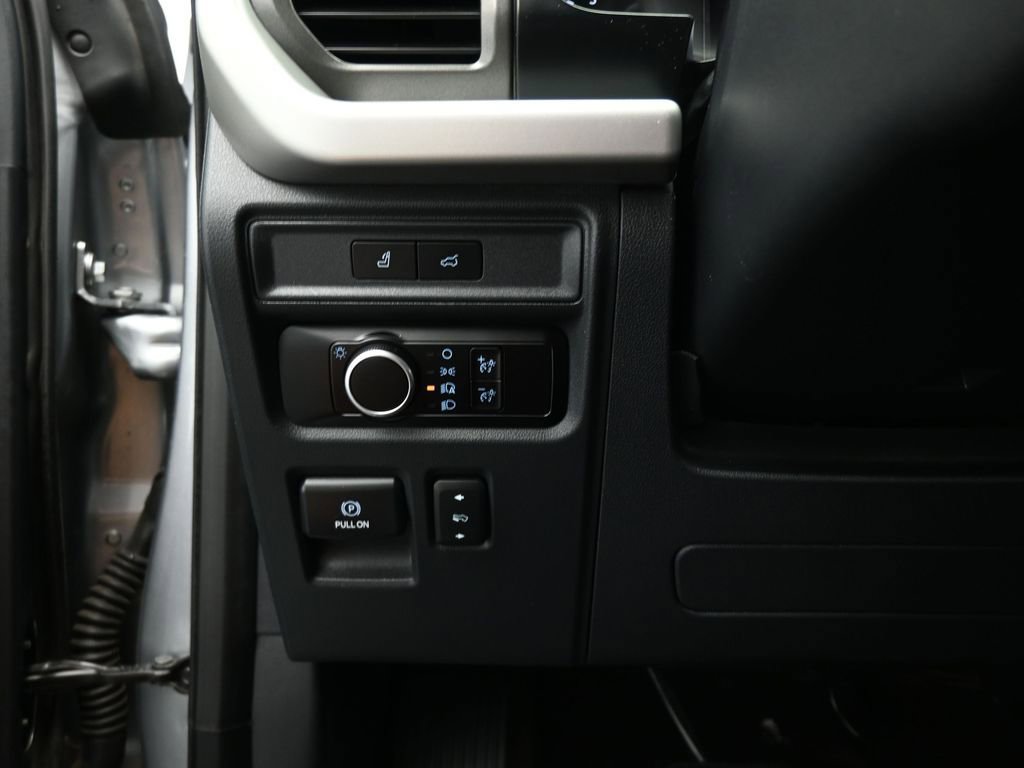 Used 2023 Ford Expedition Max XLT image 12