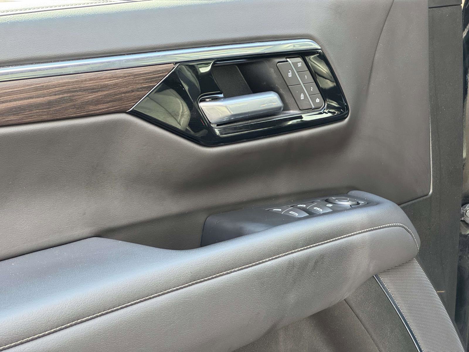 Certified 2025 Chevrolet Suburban Z71 image 26