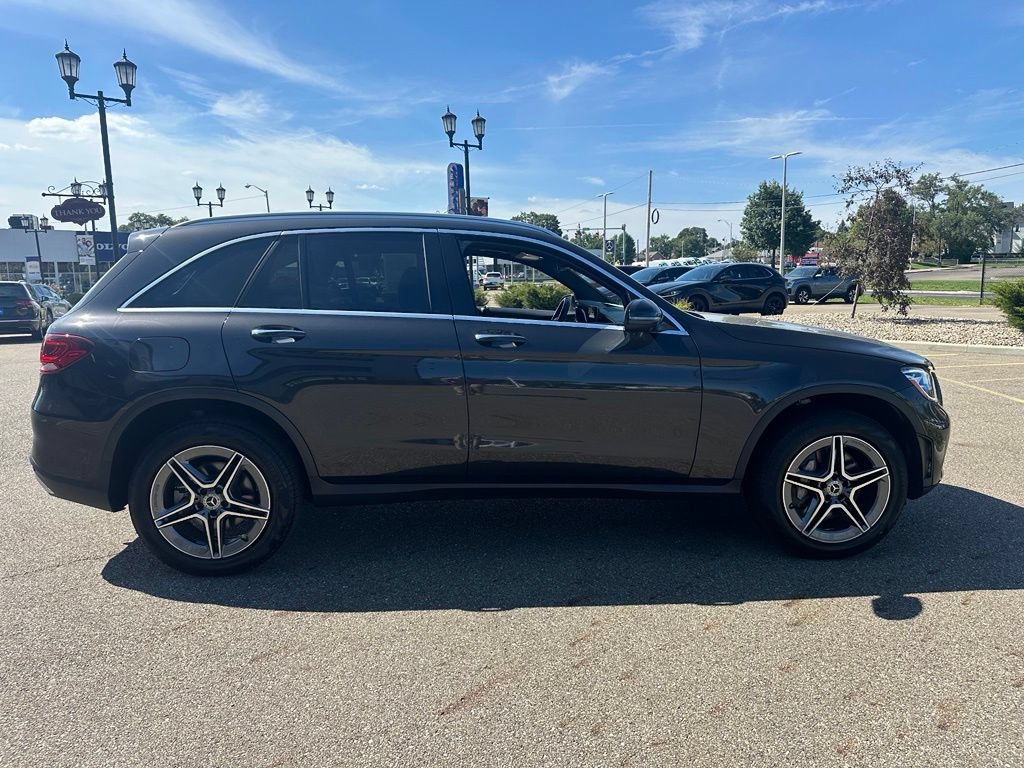 Used 2022 Mercedes-Benz GLC 300 4MATIC image 4