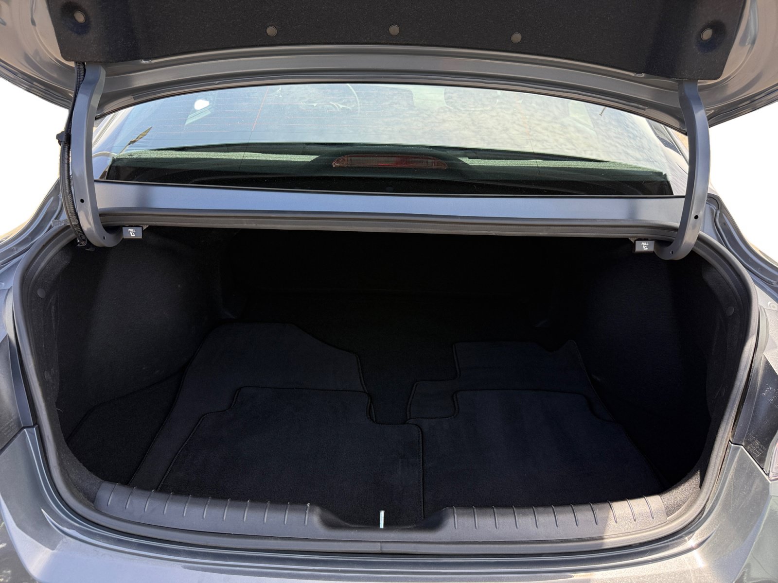 Certified 2025 Hyundai Elantra Sport FWD image 17