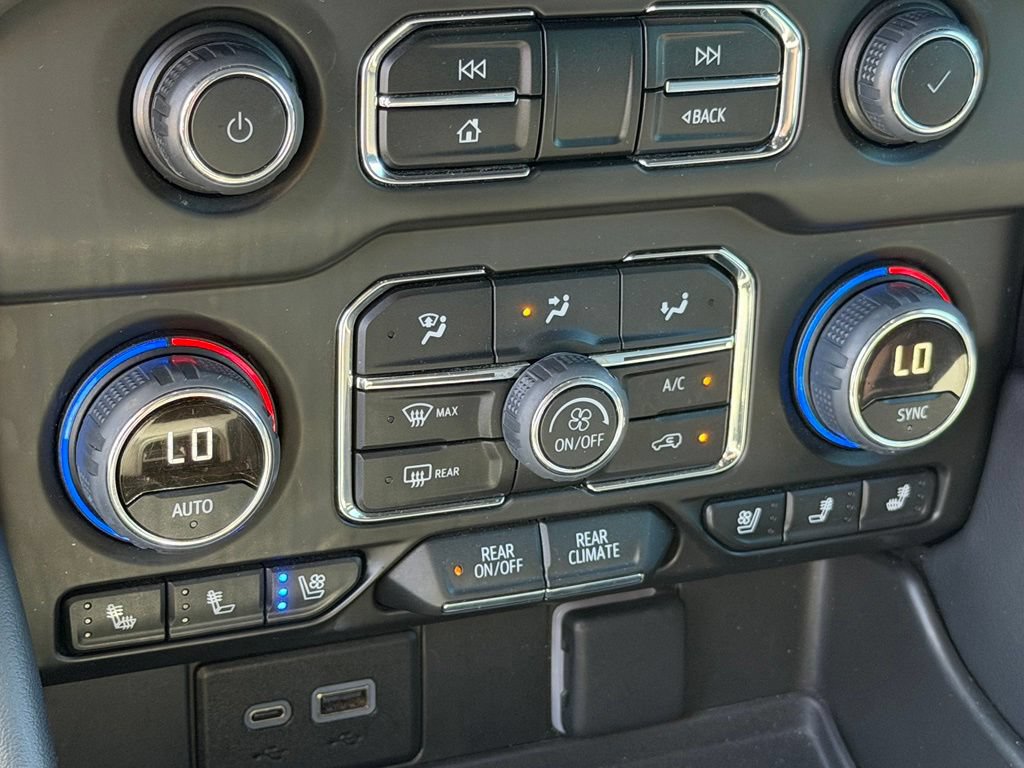 Used 2023 Chevrolet Suburban Premier RWD image 21