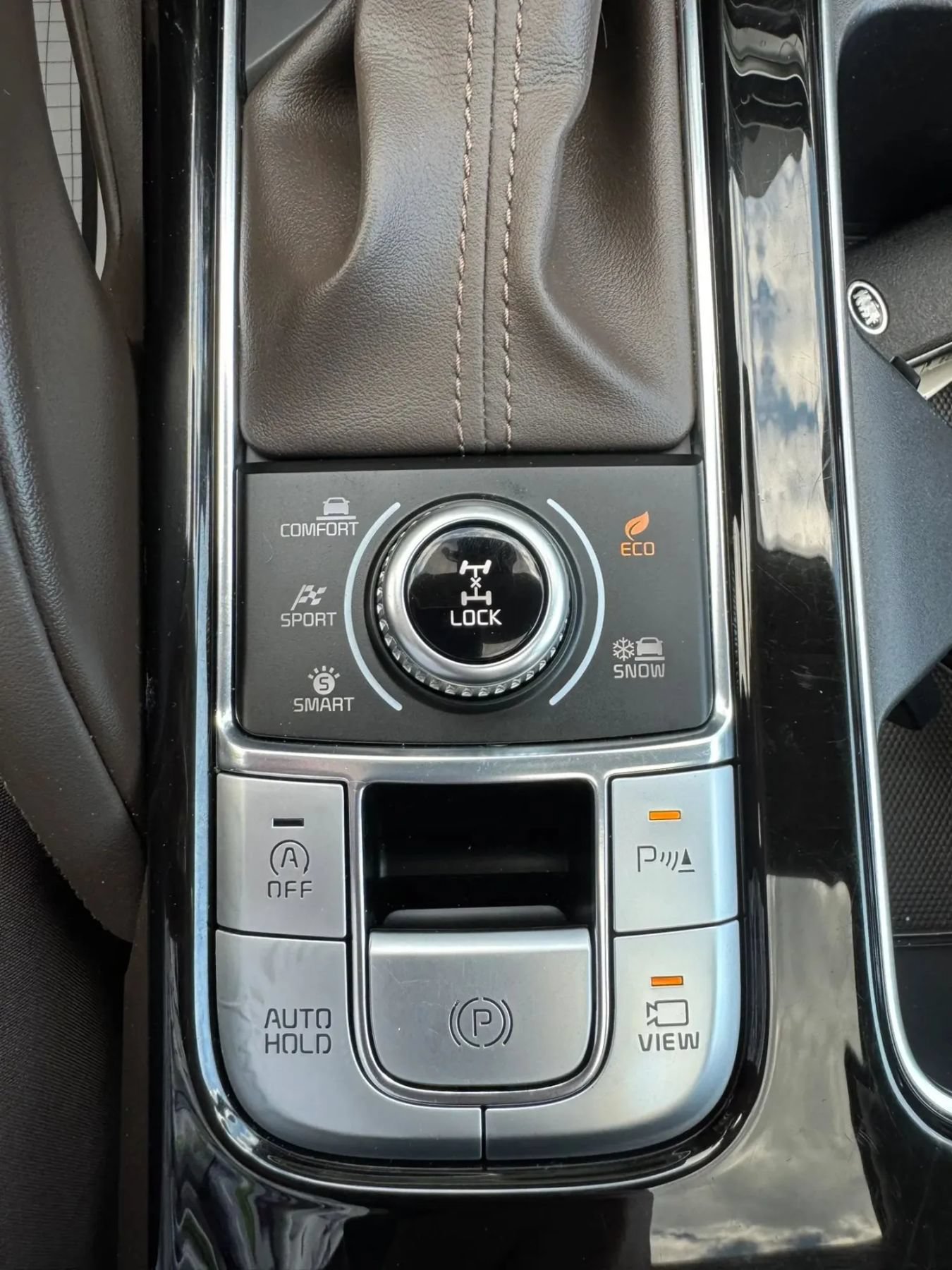 Used 2020 Kia Telluride SX w/ Towing Package AWD/4WD image 28