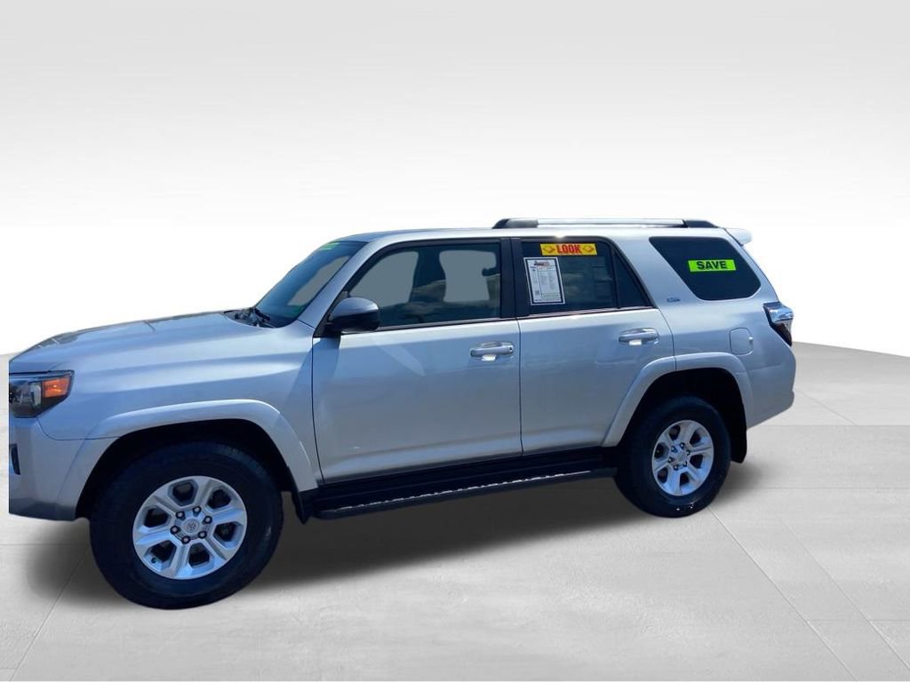 Used 2024 Toyota 4Runner SR5 image 31