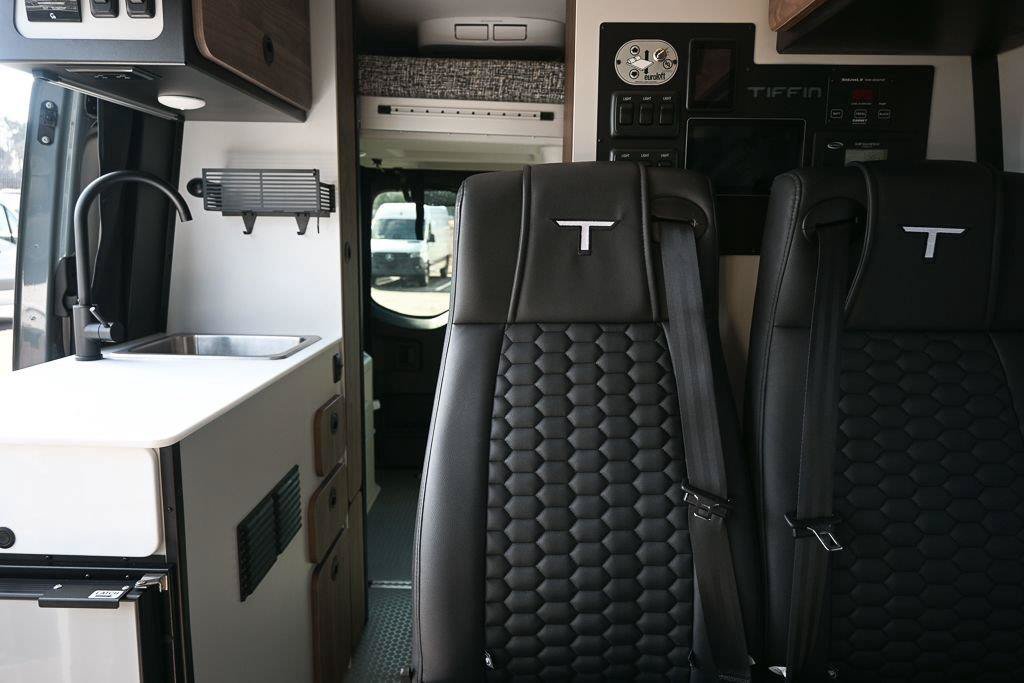 Used 2023 Mercedes-Benz Sprinter 2500 image 23