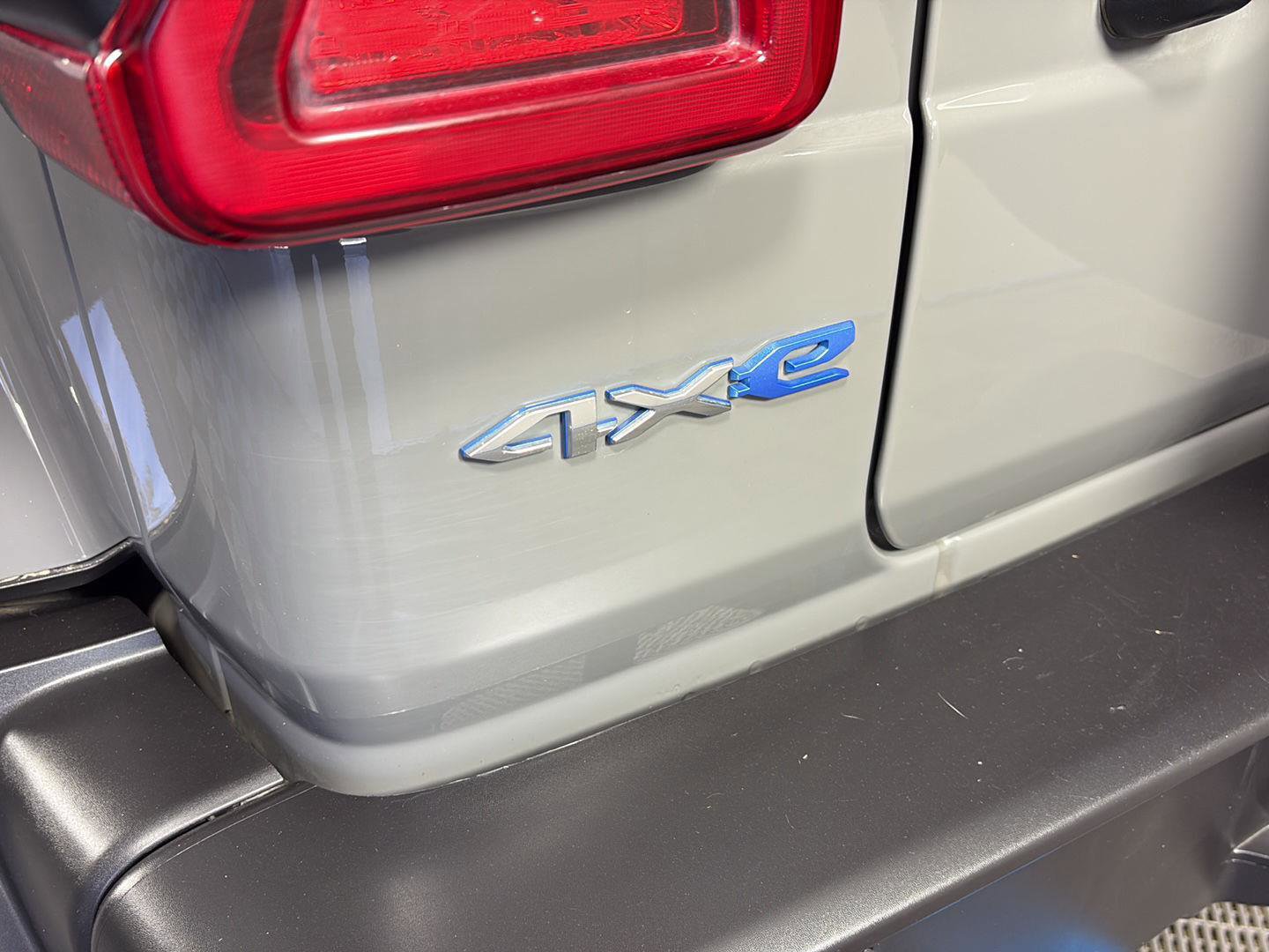 Used 2023 Jeep Wrangler Sahara w/ Cold Weather Group image 8