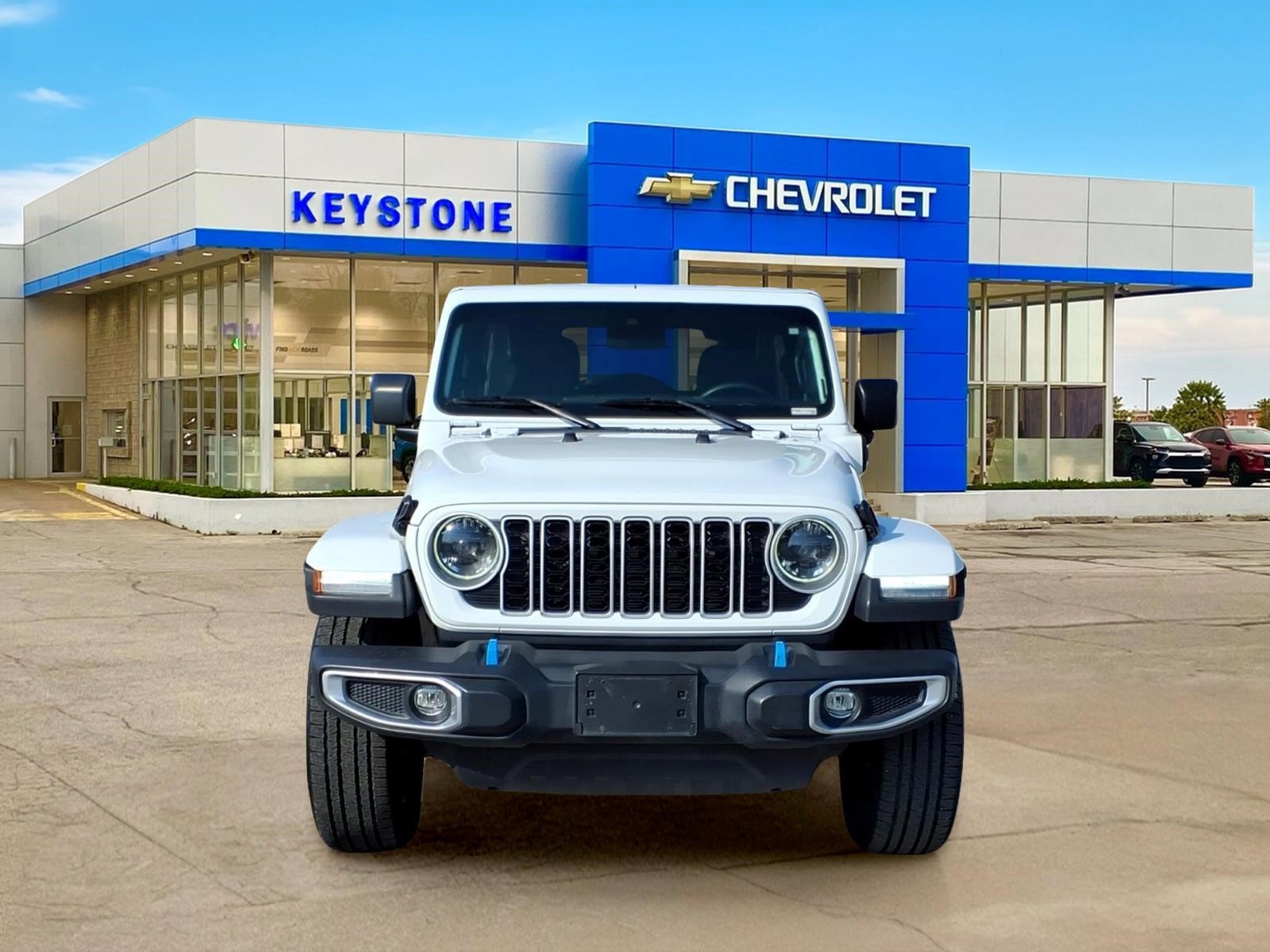 Used 2024 Jeep Wrangler Unlimited Sahara AWD/4WD image 2