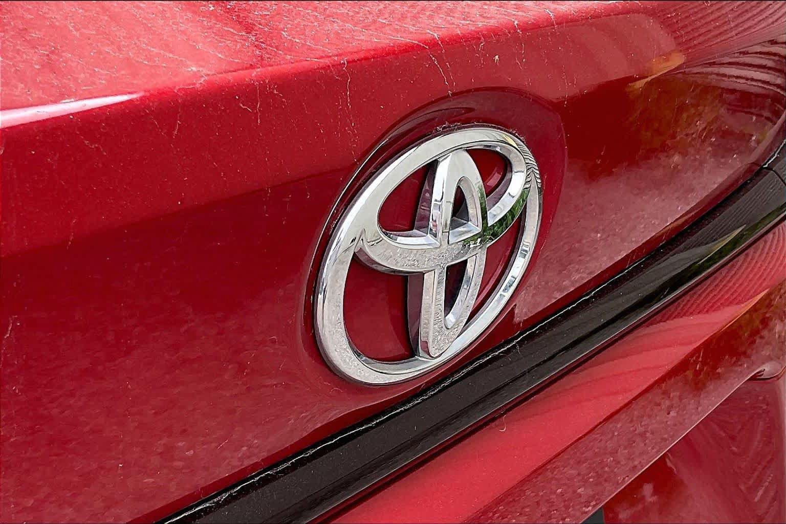 Used 2021 Toyota Corolla LE FWD image 8
