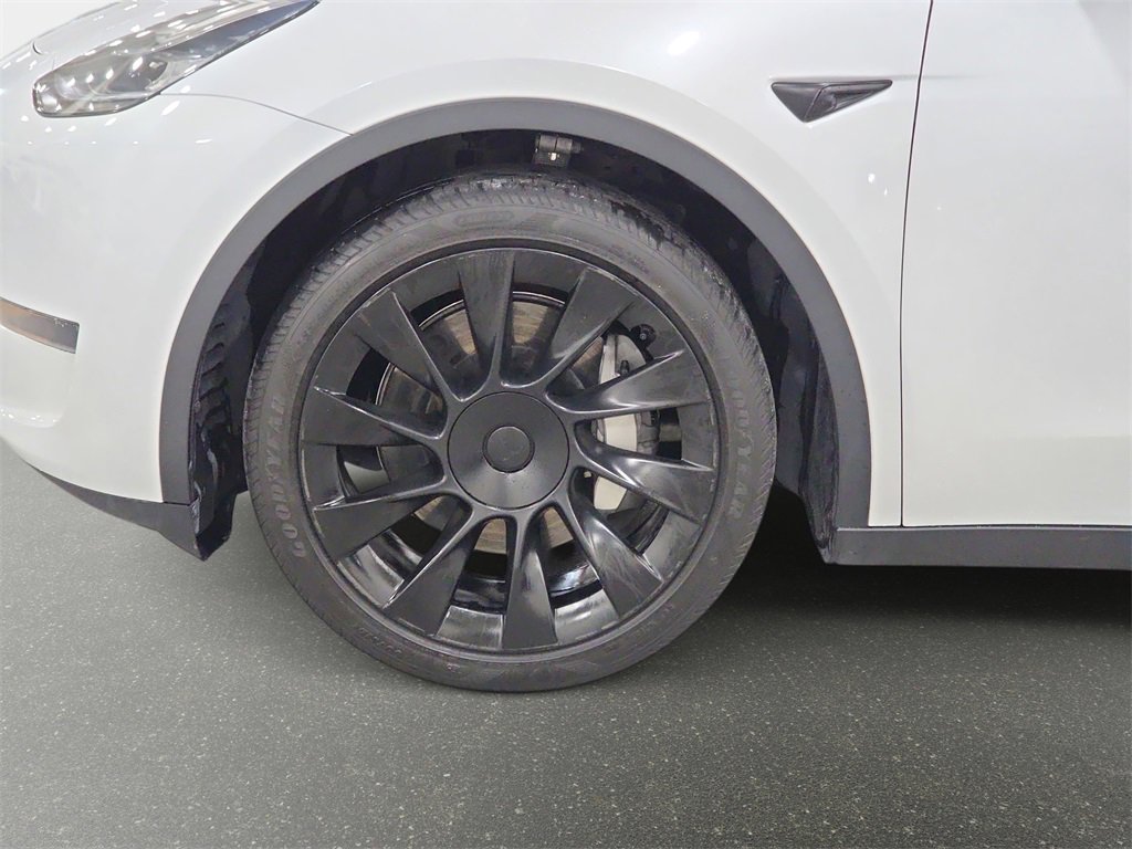 Used 2023 Tesla Model Y Long Range image 30