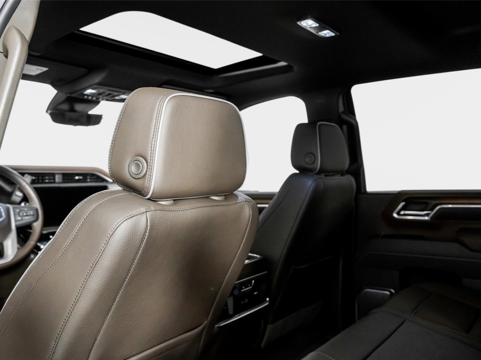 Used 2025 GMC Sierra 3500 Denali w/ Denali Reserve Package image 33