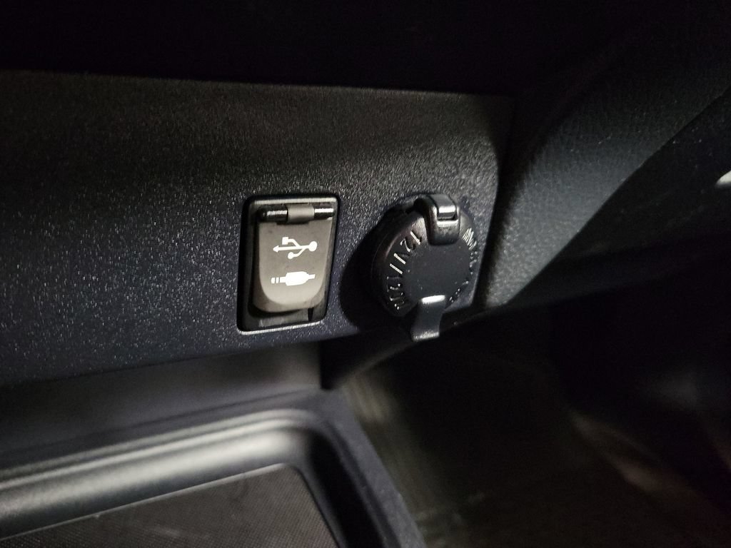 Used 2018 Toyota RAV4 LE w/ All Weather Liner Package FWD image 19