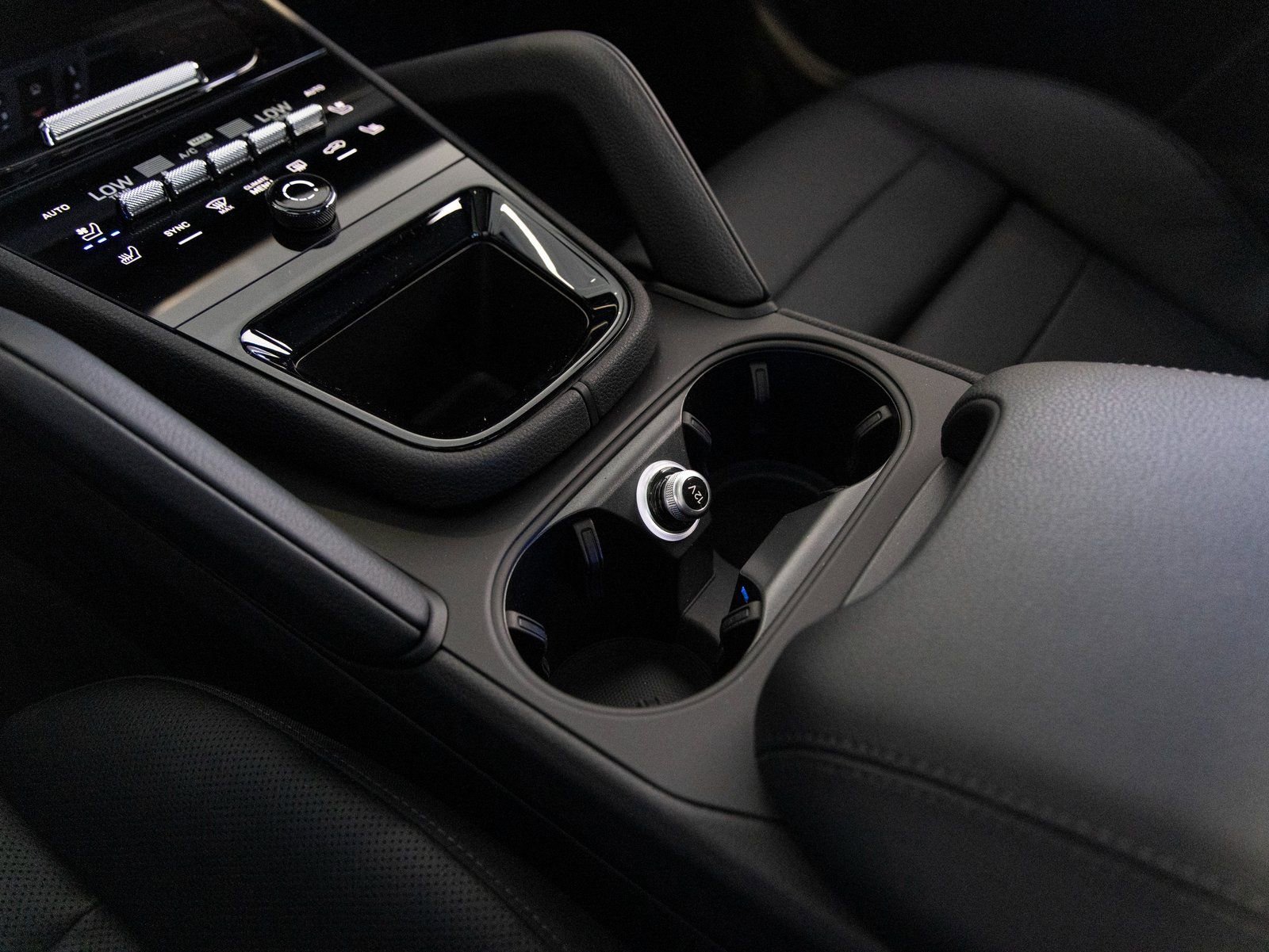 Certified 2025 Porsche Cayenne E-Hybrid image 19