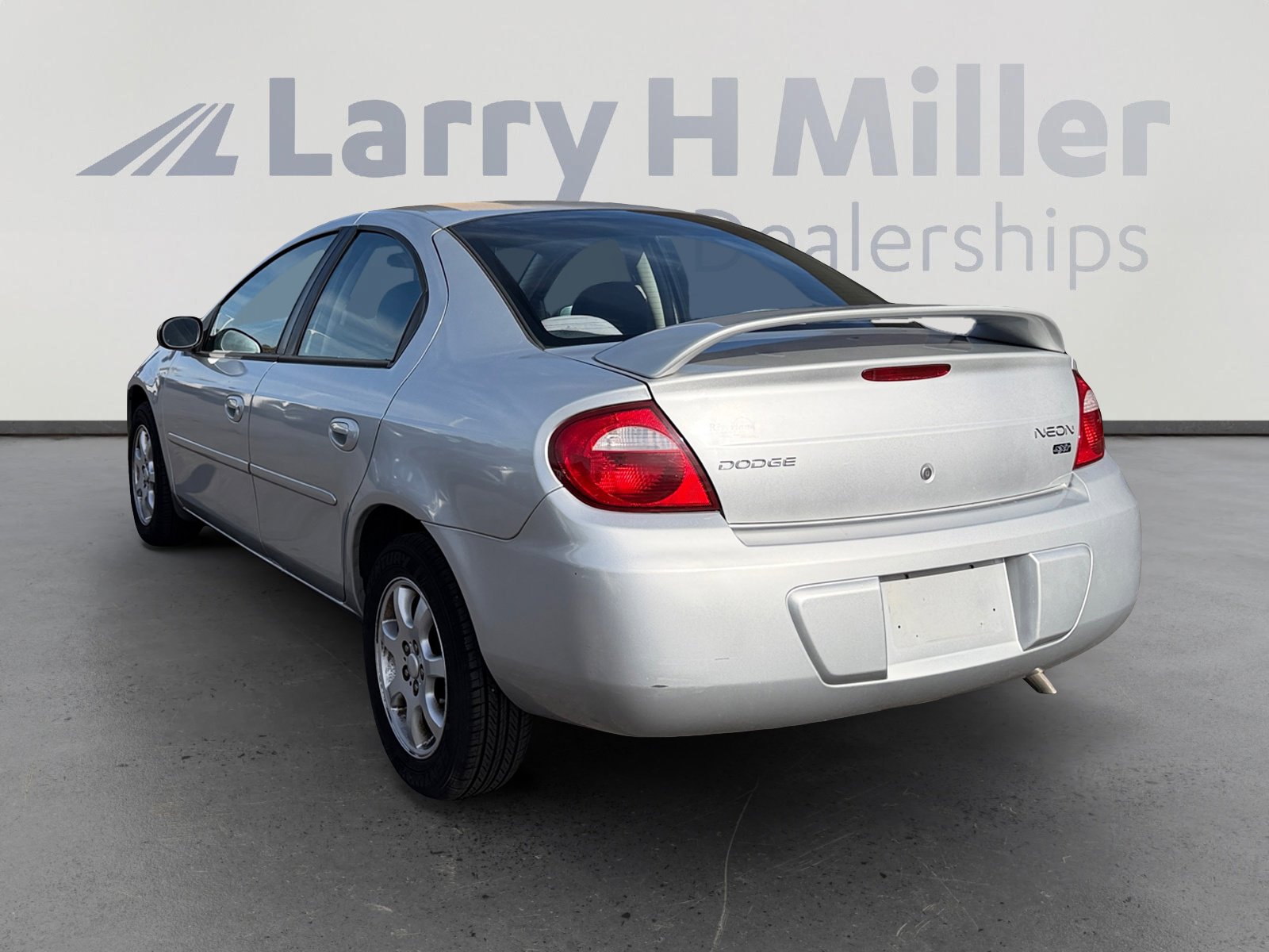 Used 2005 Dodge Neon SXT w/ Sport Appearance Group image 3