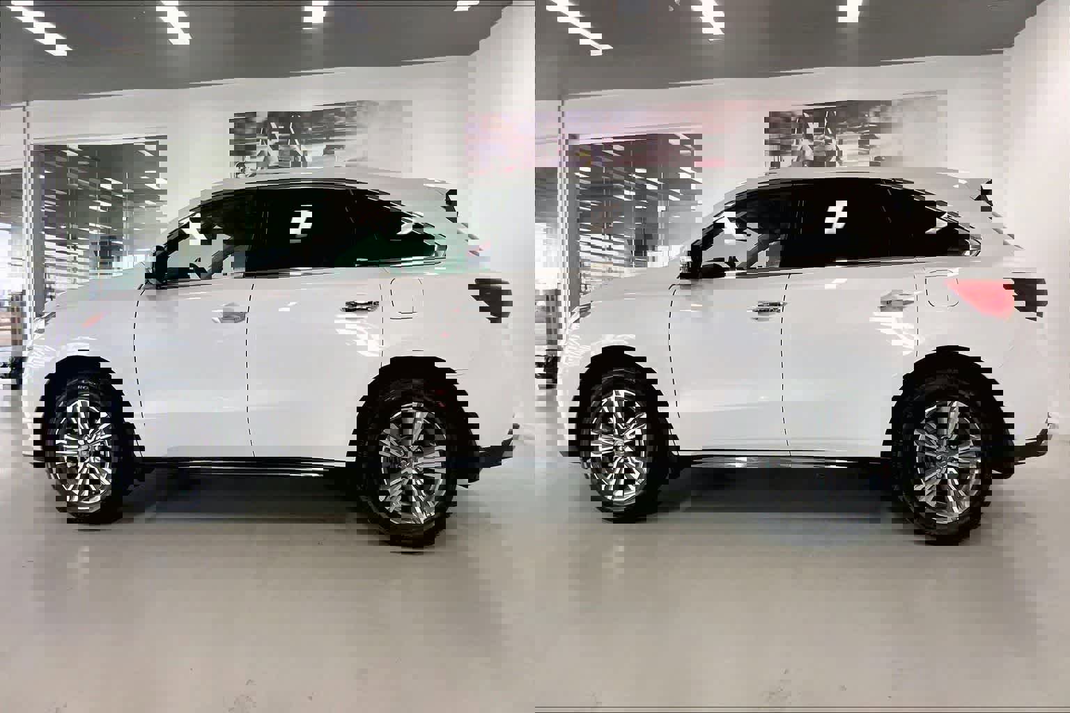 Used 2020 Acura MDX SH-AWD image 3