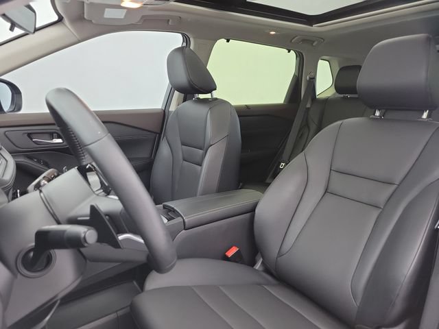 Used 2023 Nissan Rogue SV w/ SV Premium B Package FWD image 18