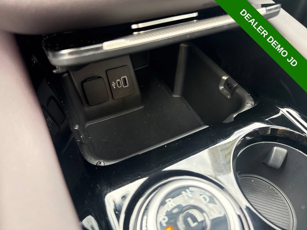 Used 2025 Ford Explorer Platinum AWD/4WD image 36
