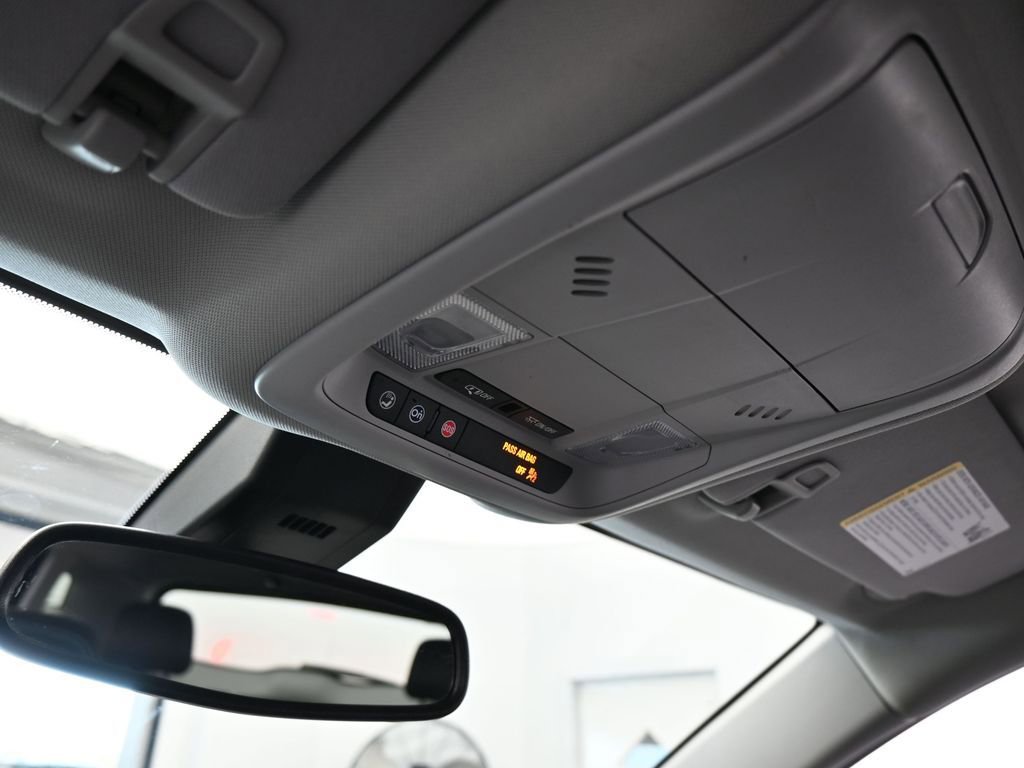 Used 2023 GMC Terrain SLE image 22