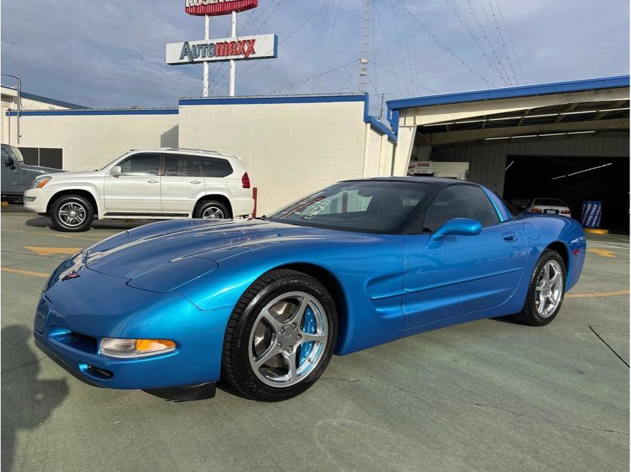 Used 2000 Chevrolet Corvette Coupe w/ Memory Pkg image 1