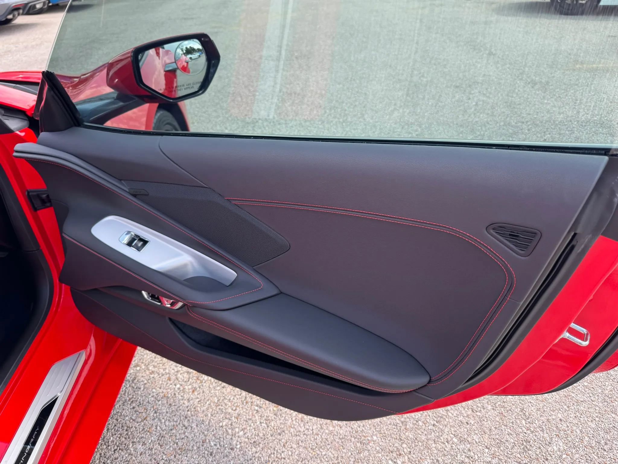 Used 2022 Chevrolet Corvette Stingray Coupe w/ Z51 Performance Package image 18