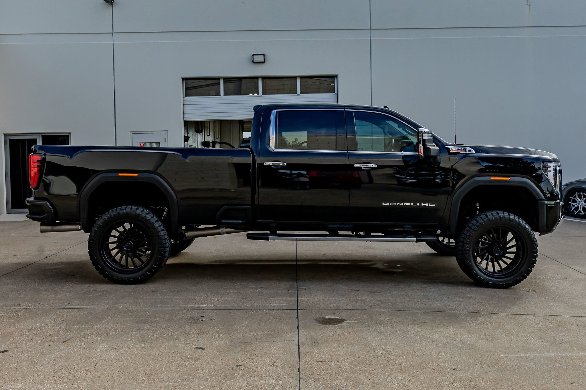 Used 2024 GMC Sierra 2500 Denali w/ Denali Reserve Package AWD/4WD image 11