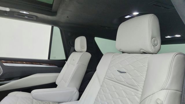 Used 2026 Cadillac Escalade Platinum Sport AWD/4WD image 30