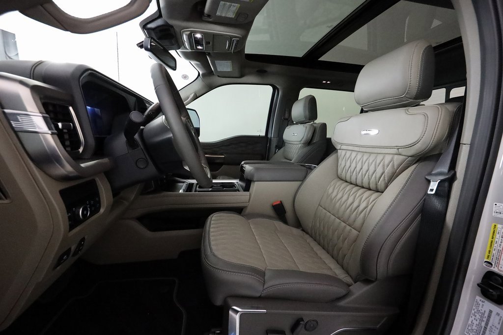 Used 2025 Ford F450 Platinum w/ Platinum Plus Package image 29