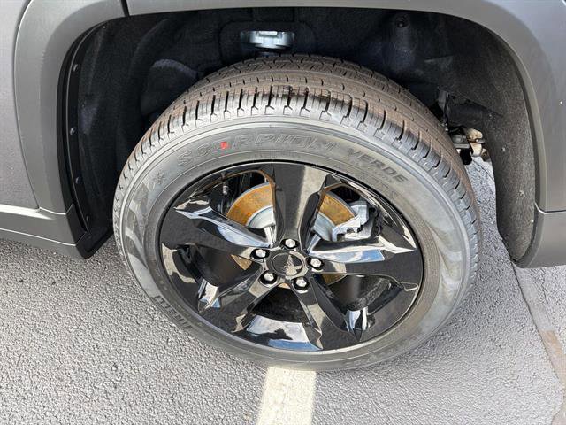 New 2025 Jeep Grand Cherokee Limited image 4