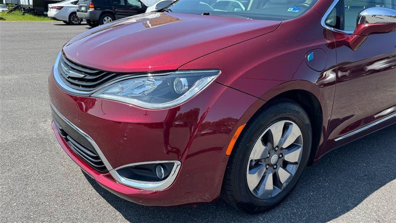 Used 2018 Chrysler Pacifica Limited w/ Advanced Safetytec Group FWD image 13