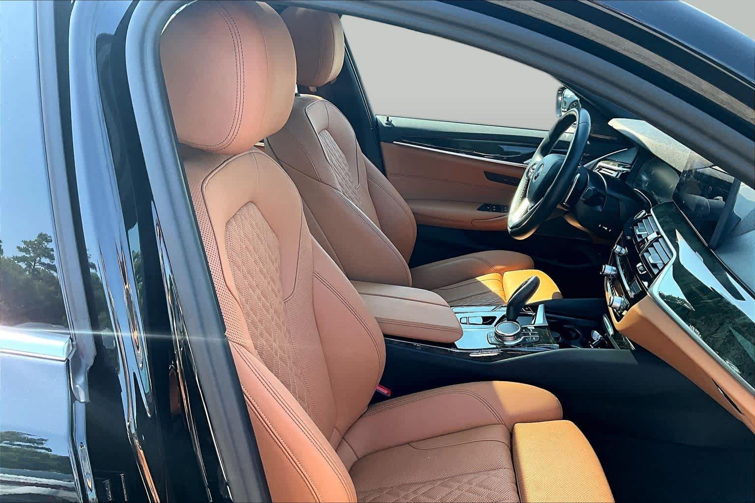Used 2023 BMW 540i w/ Premium Package RWD image 8
