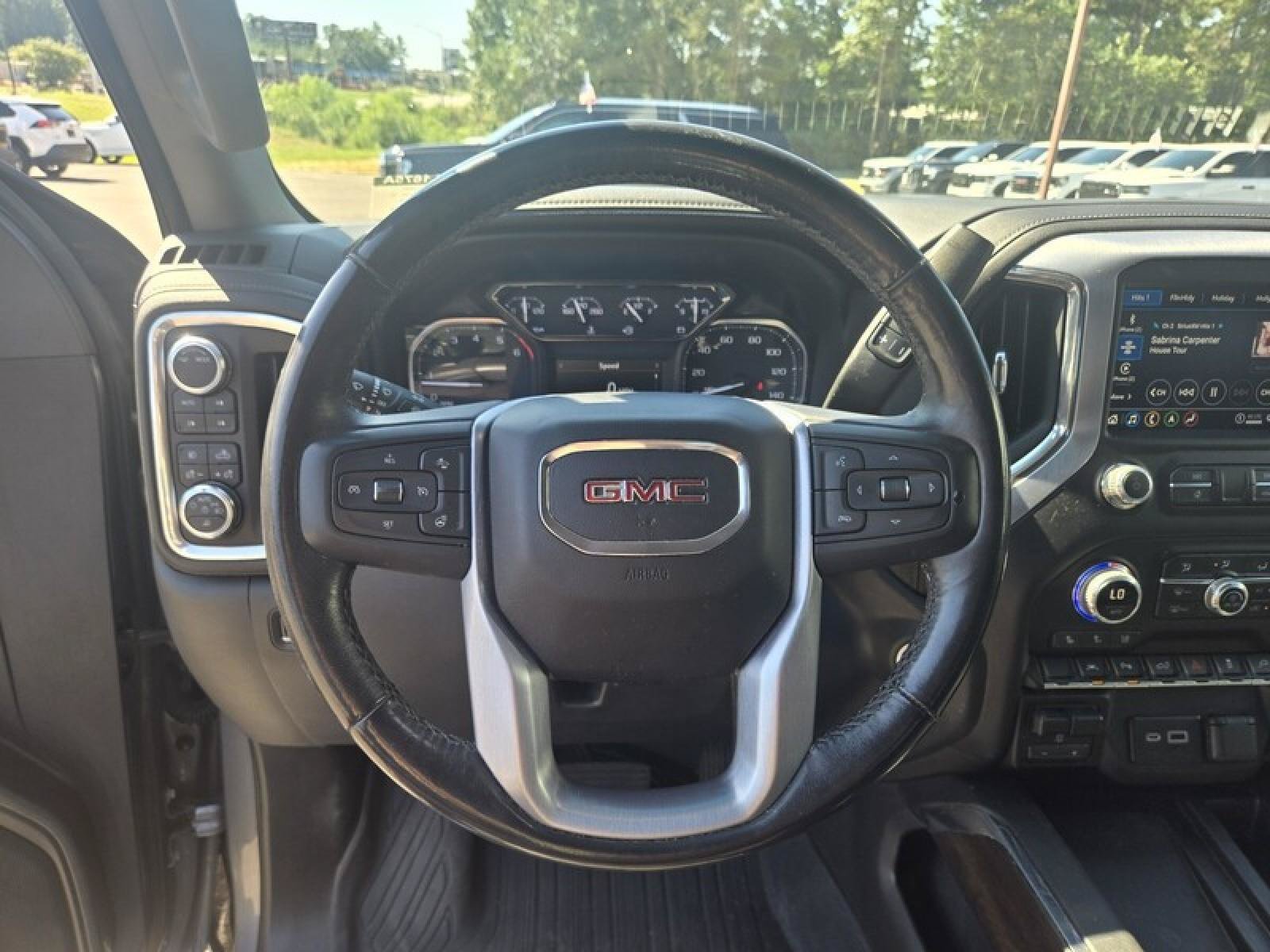 Used 2022 GMC Sierra 1500 SLT w/ SLT Premium Plus Package AWD/4WD image 10