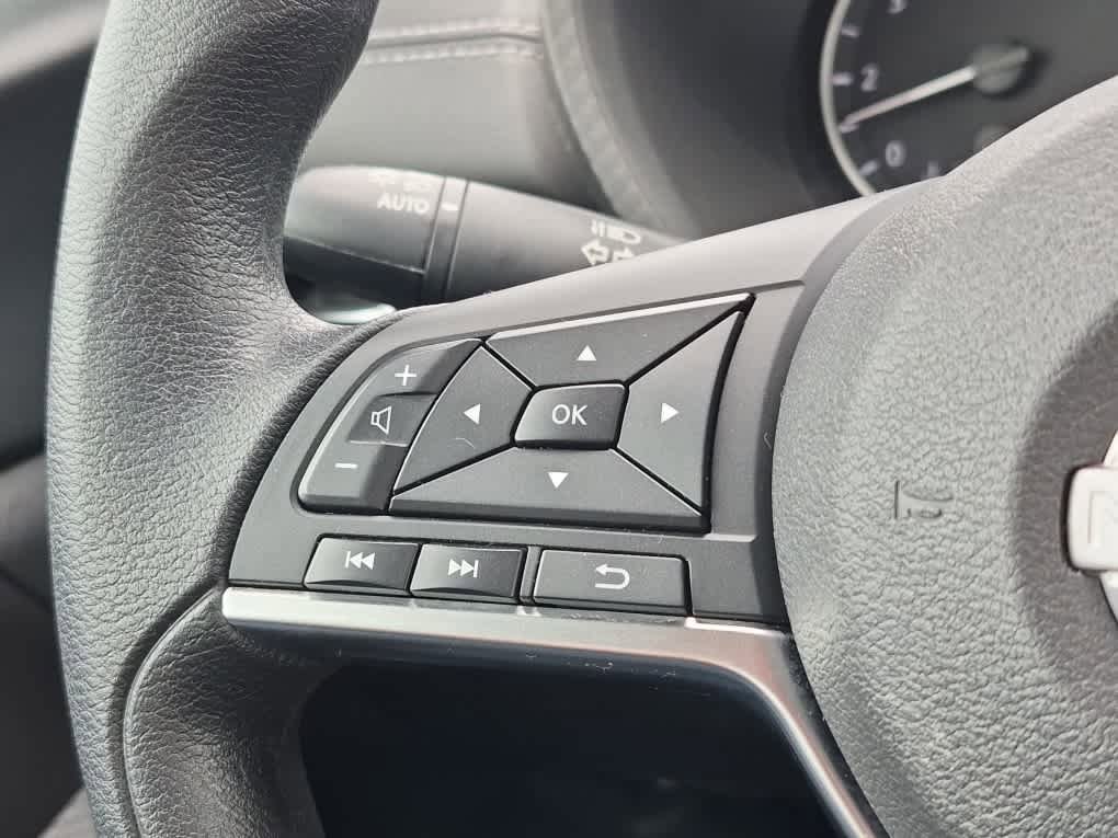 Used 2024 Nissan Sentra SV FWD image 17