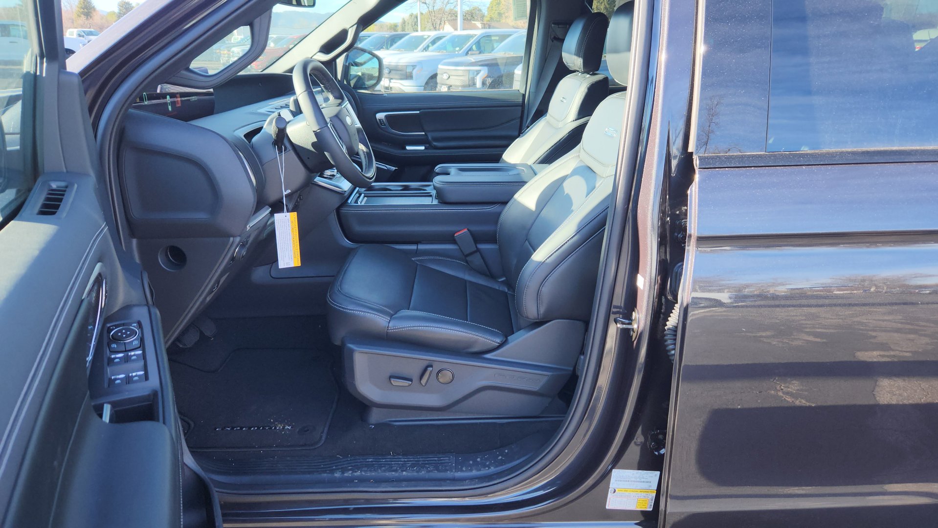 New 2025 Ford Expedition Platinum w/ Stealth Performance Package image 24