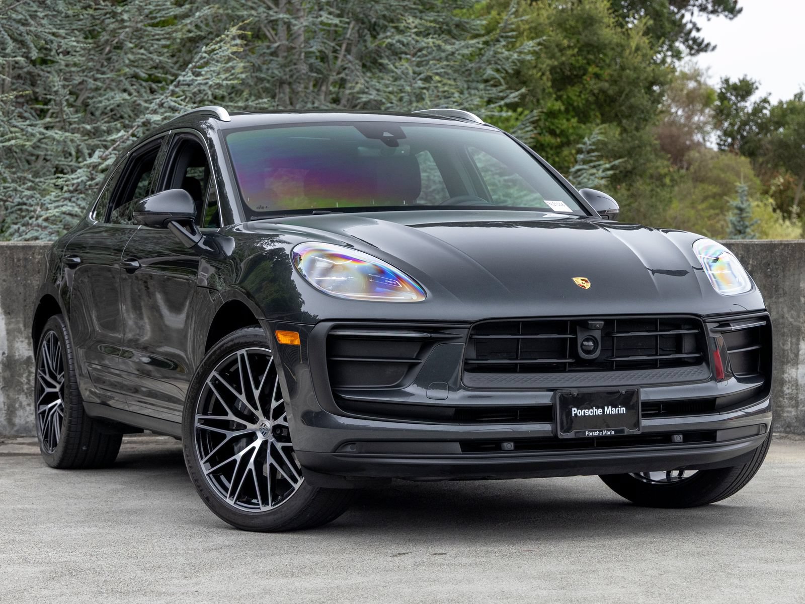 Certified 2022 Porsche Macan AWD/4WD image 6