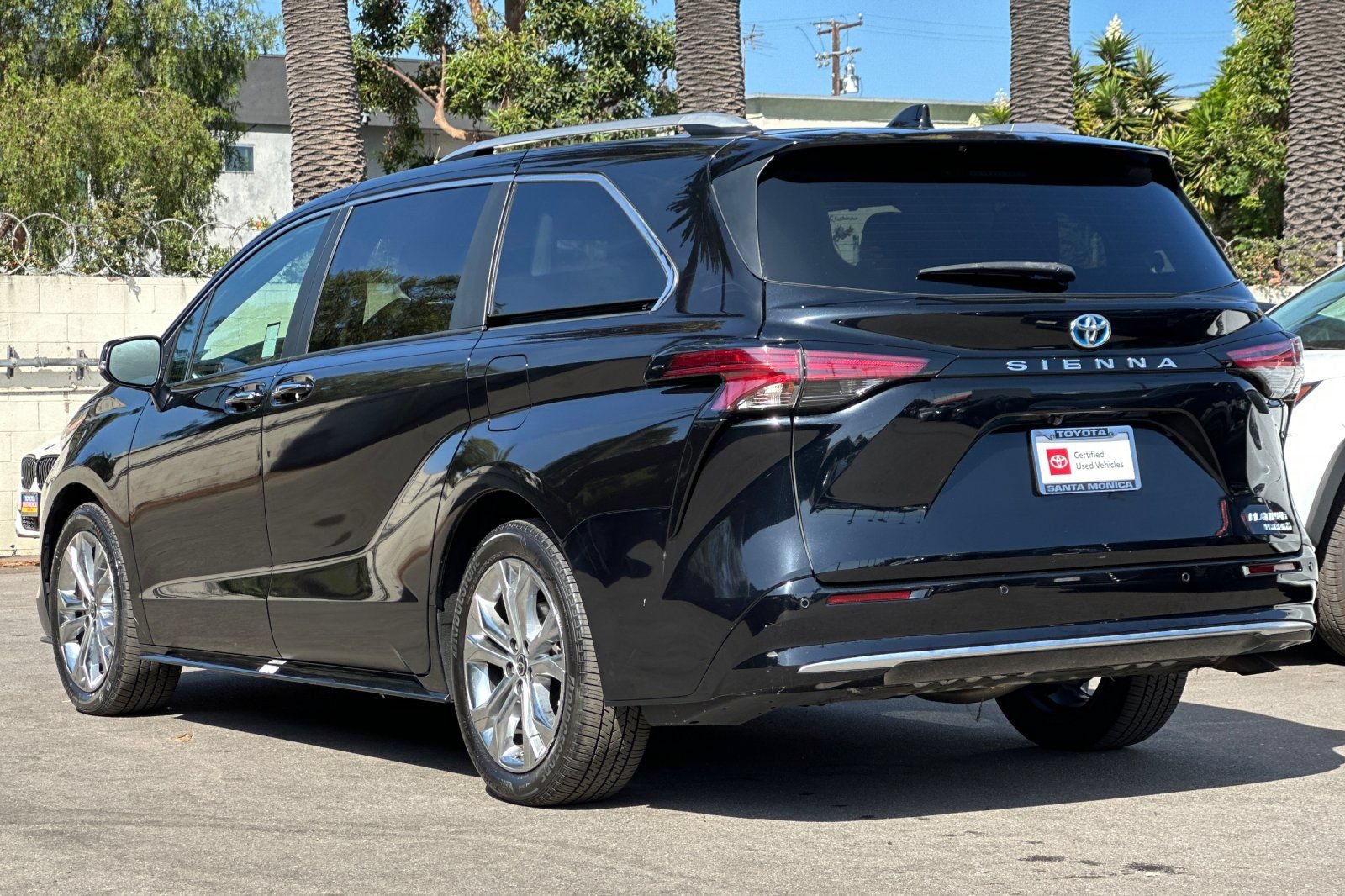 Certified 2022 Toyota Sienna Platinum FWD image 6