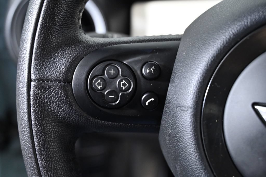 Used 2013 MINI Cooper Clubman FWD image 12