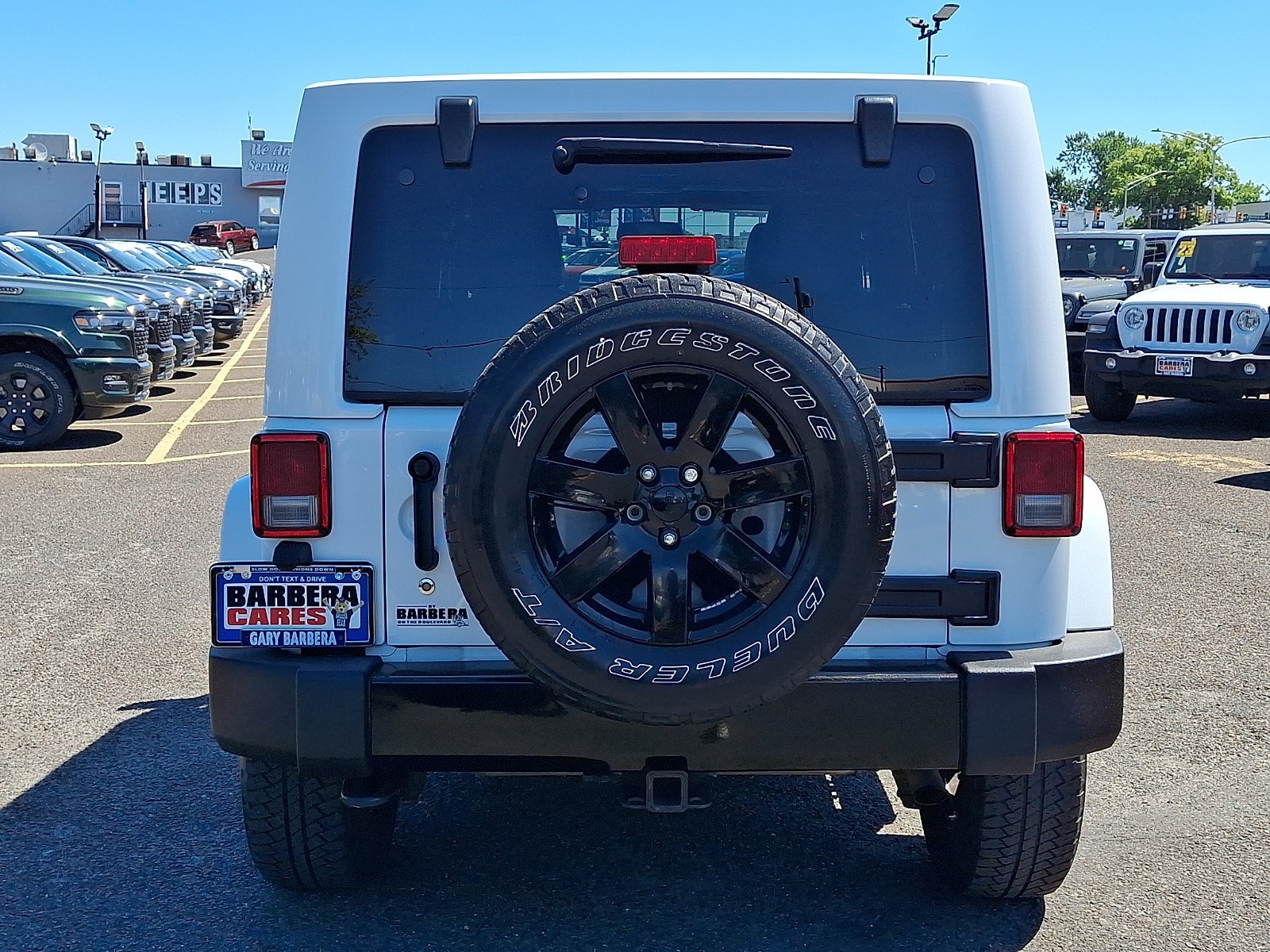 Used 2014 Jeep Wrangler Unlimited Sahara AWD/4WD image 5