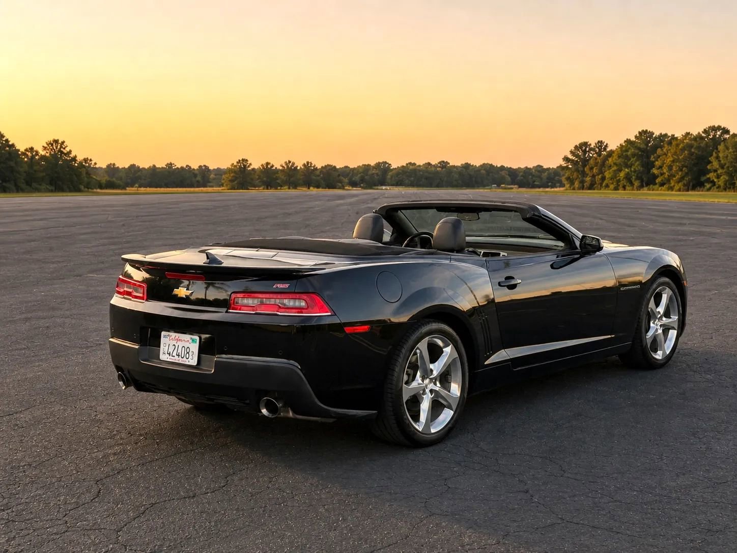 Used 2015 Chevrolet Camaro LT w/ RS Package RWD image 4