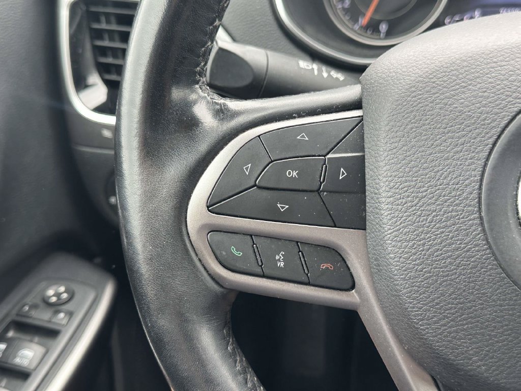Used 2020 Jeep Cherokee Limited AWD/4WD image 22