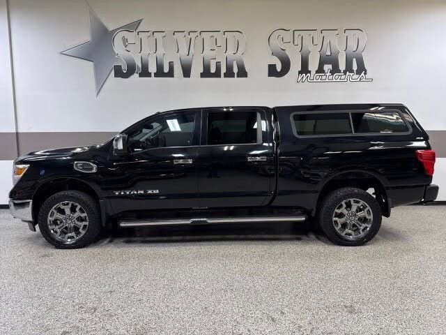 Used 2018 Nissan Titan SL w/ Chrome Package AWD/4WD image 5