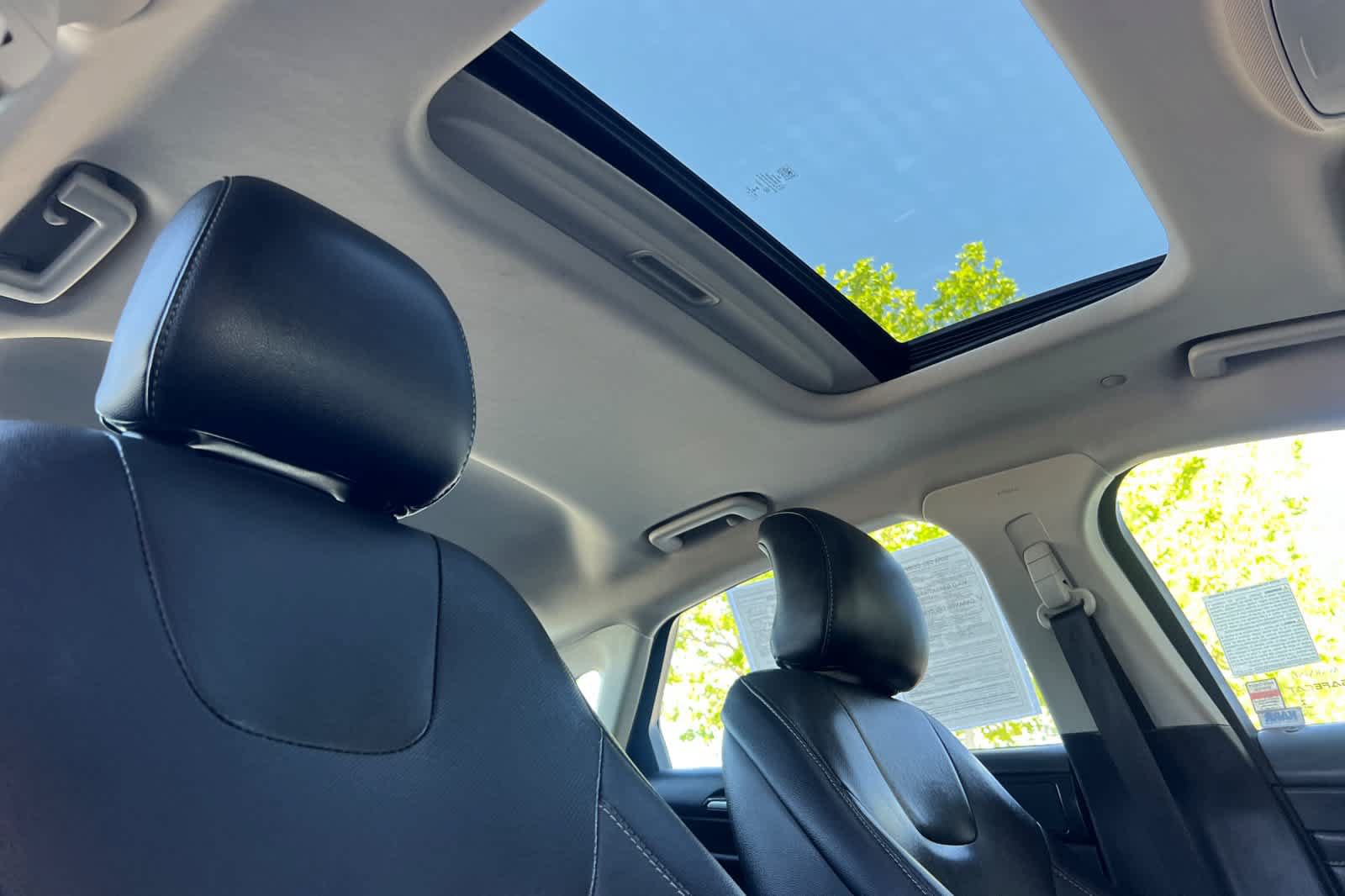 Used 2019 Ford Fusion Energi Titanium FWD image 17
