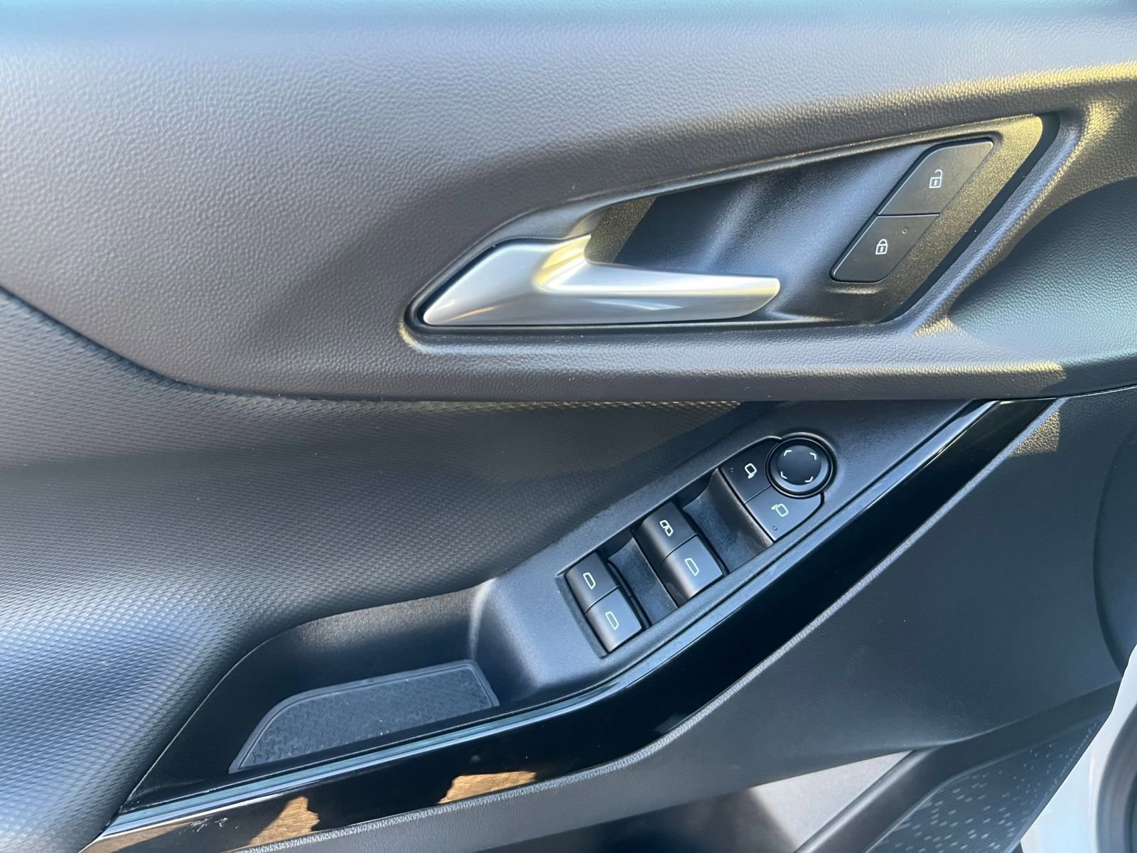 Used 2025 Chevrolet Equinox LT image 20