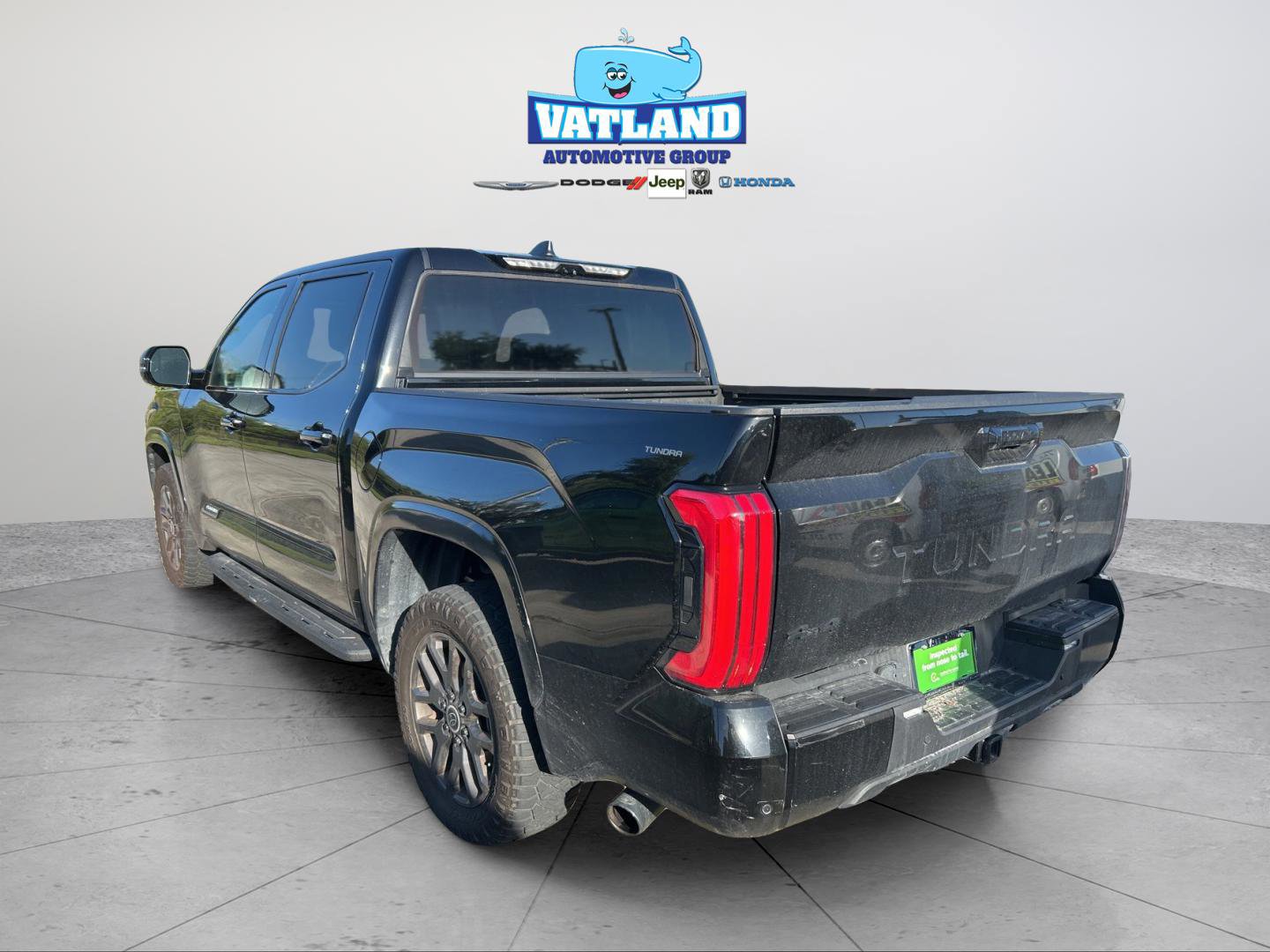 Used 2024 Toyota Tundra Platinum AWD/4WD image 3