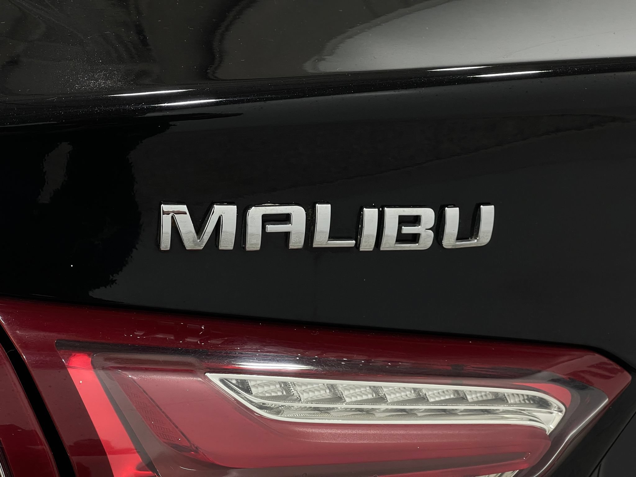 Used 2021 Chevrolet Malibu LT FWD image 37