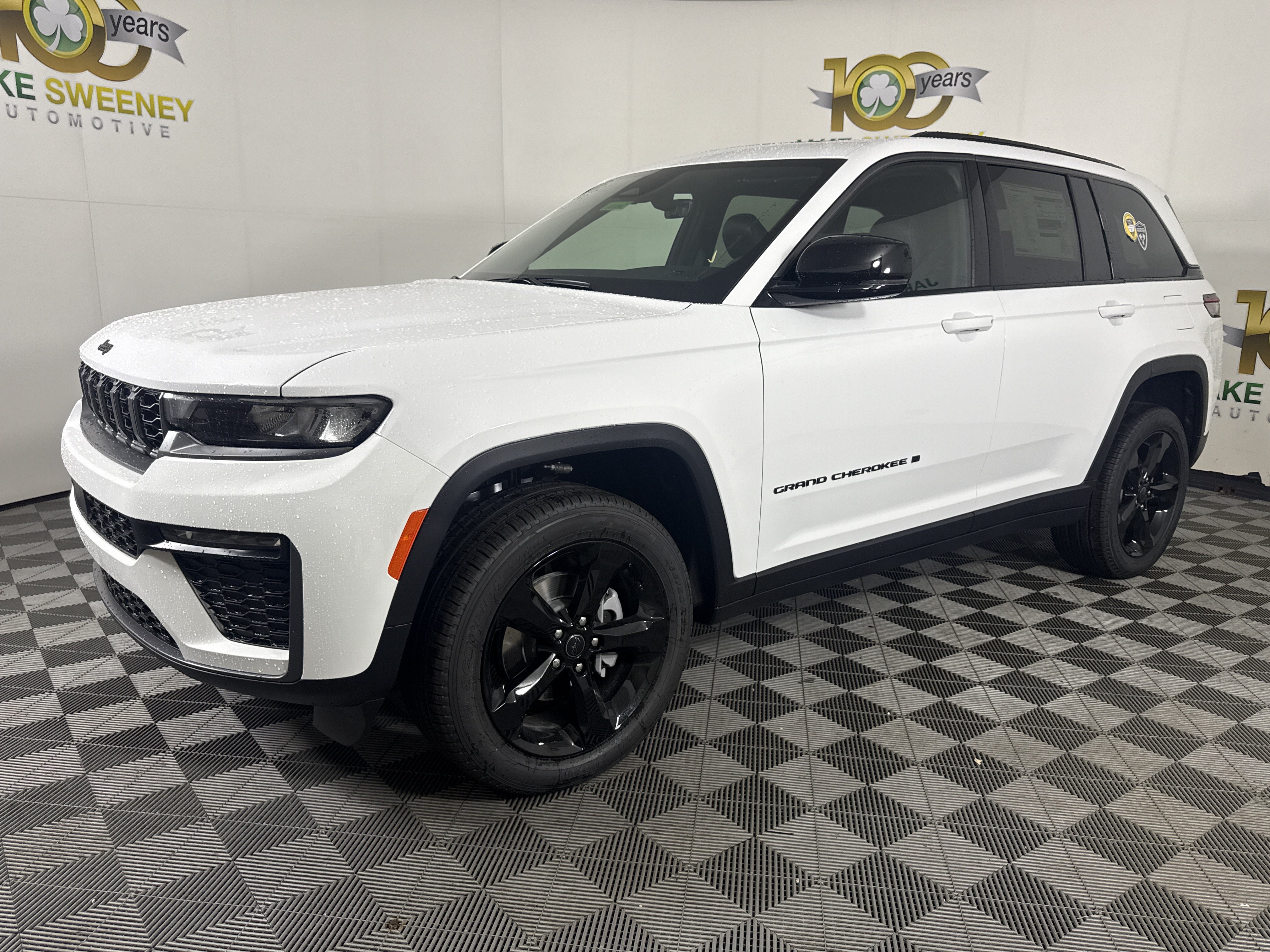 New 2027 Jeep Grand Cherokee Limited AWD/4WD image 4
