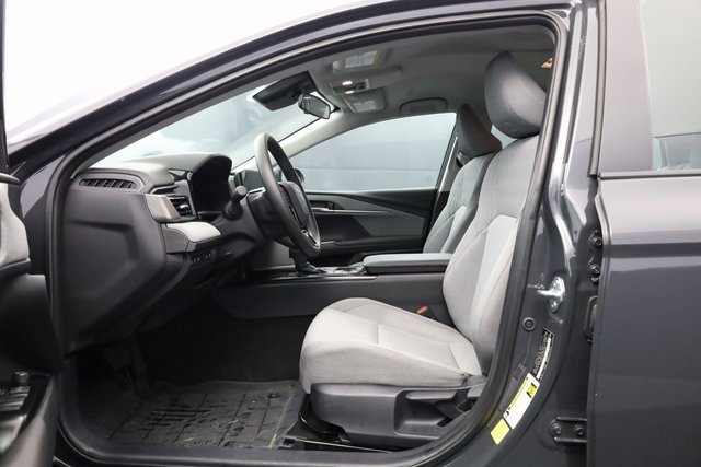 Used 2025 Toyota Camry LE image 11