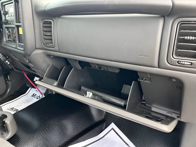 Used 2004 Chevrolet Silverado 2500 W/T RWD image 28