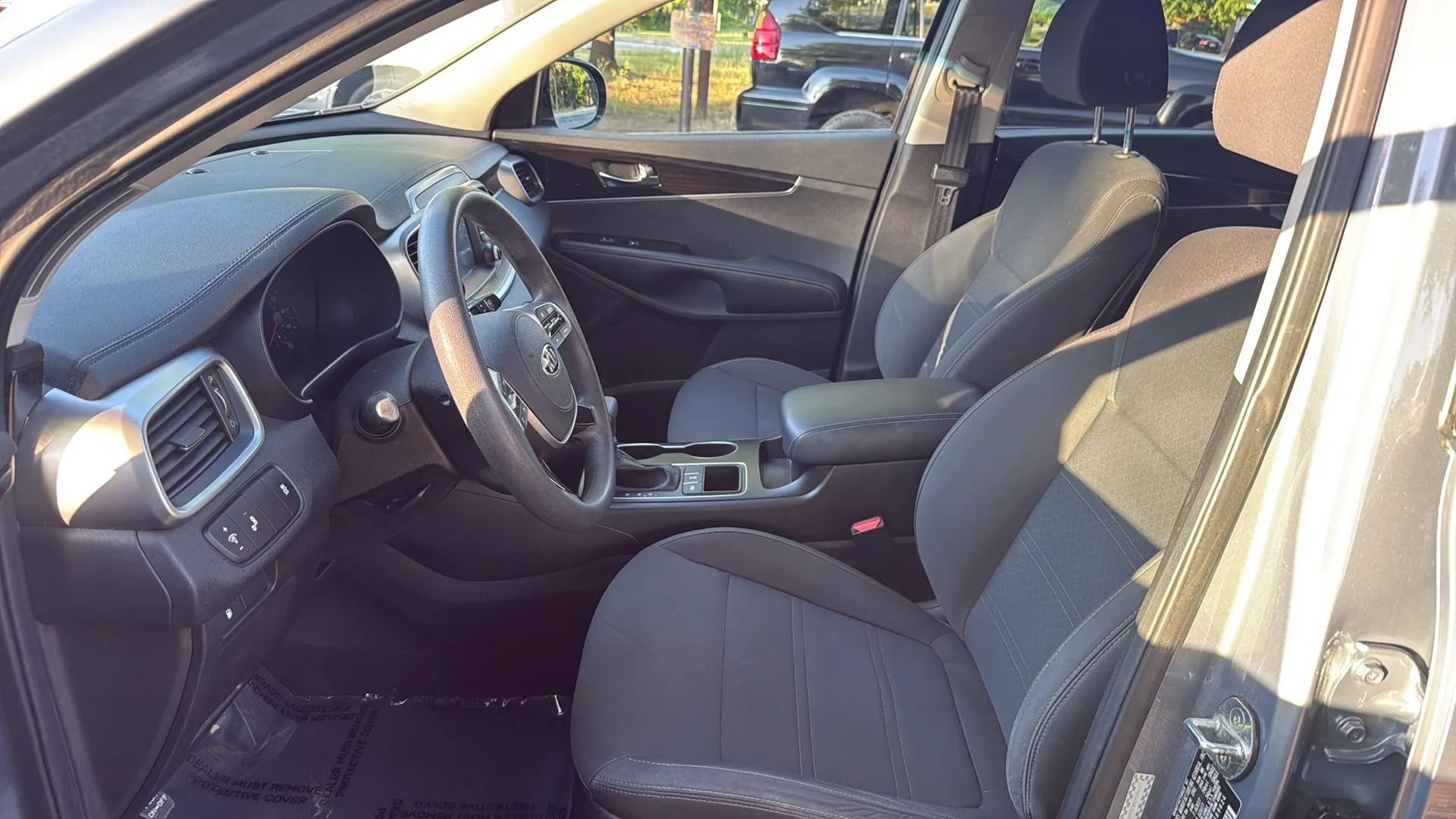 Used 2020 Kia Sorento LX AWD/4WD image 13