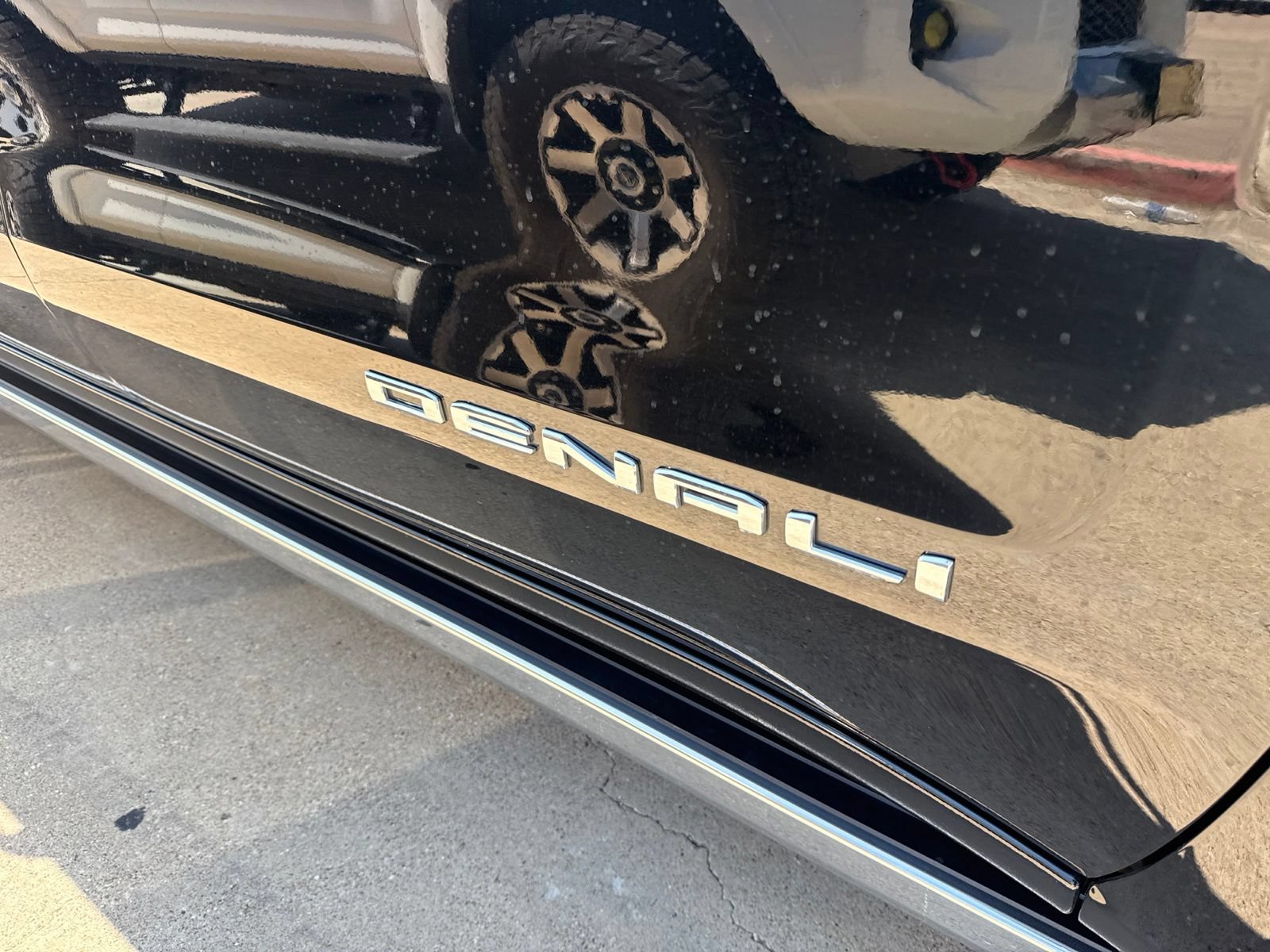 Used 2023 GMC Sierra 1500 Denali w/ Denali Reserve Package AWD/4WD image 7